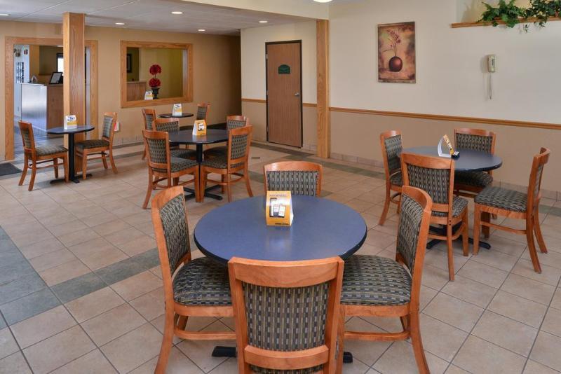 Express Inn & Suites Decatur Экстерьер фото