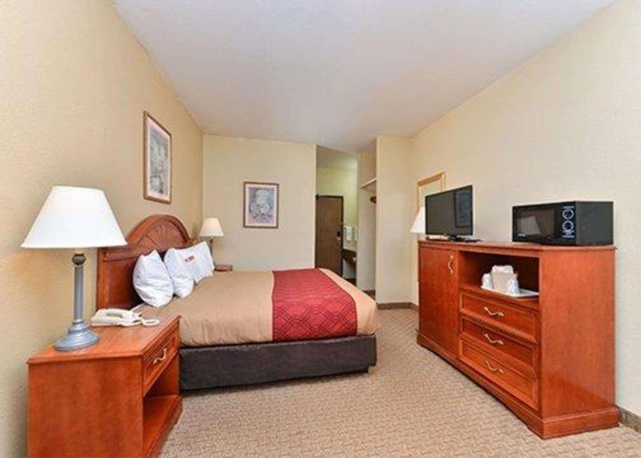 Express Inn & Suites Decatur Экстерьер фото